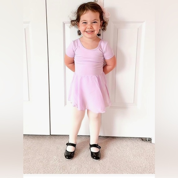 NEW- Tap shoes
Danskin
Big Girls
Dance shoes - Picture 2 of 11